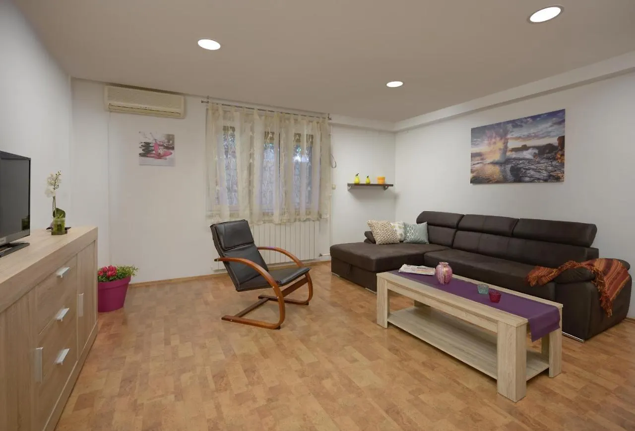 Apartment Tea Pula Kroatien